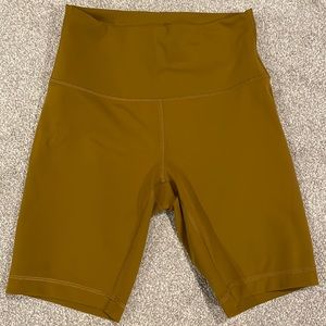 Lululemon 6” high rise short. Size 6. Pristine condition.